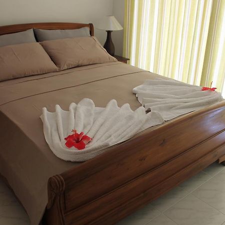 Central Self Catering Apartments Felicite Island Ruang foto