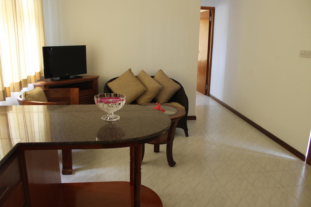 Central Self Catering Apartments Felicite Island Ruang foto